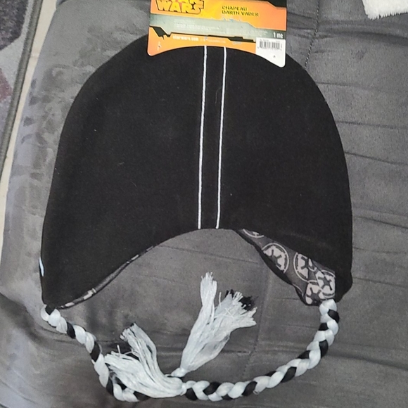 Star Wars Darth Vader Hat - Picture 2 of 4